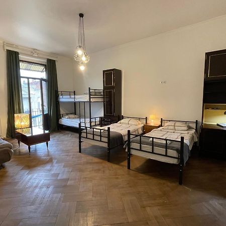 Guest House Third Floor Tbilisi ภายนอก รูปภาพ