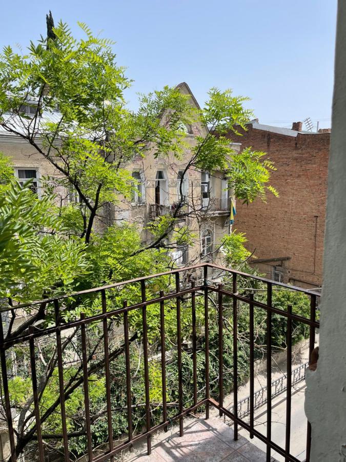 Guest House Third Floor Tbilisi ภายนอก รูปภาพ