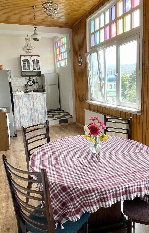 Guest House Third Floor Tbilisi ภายนอก รูปภาพ
