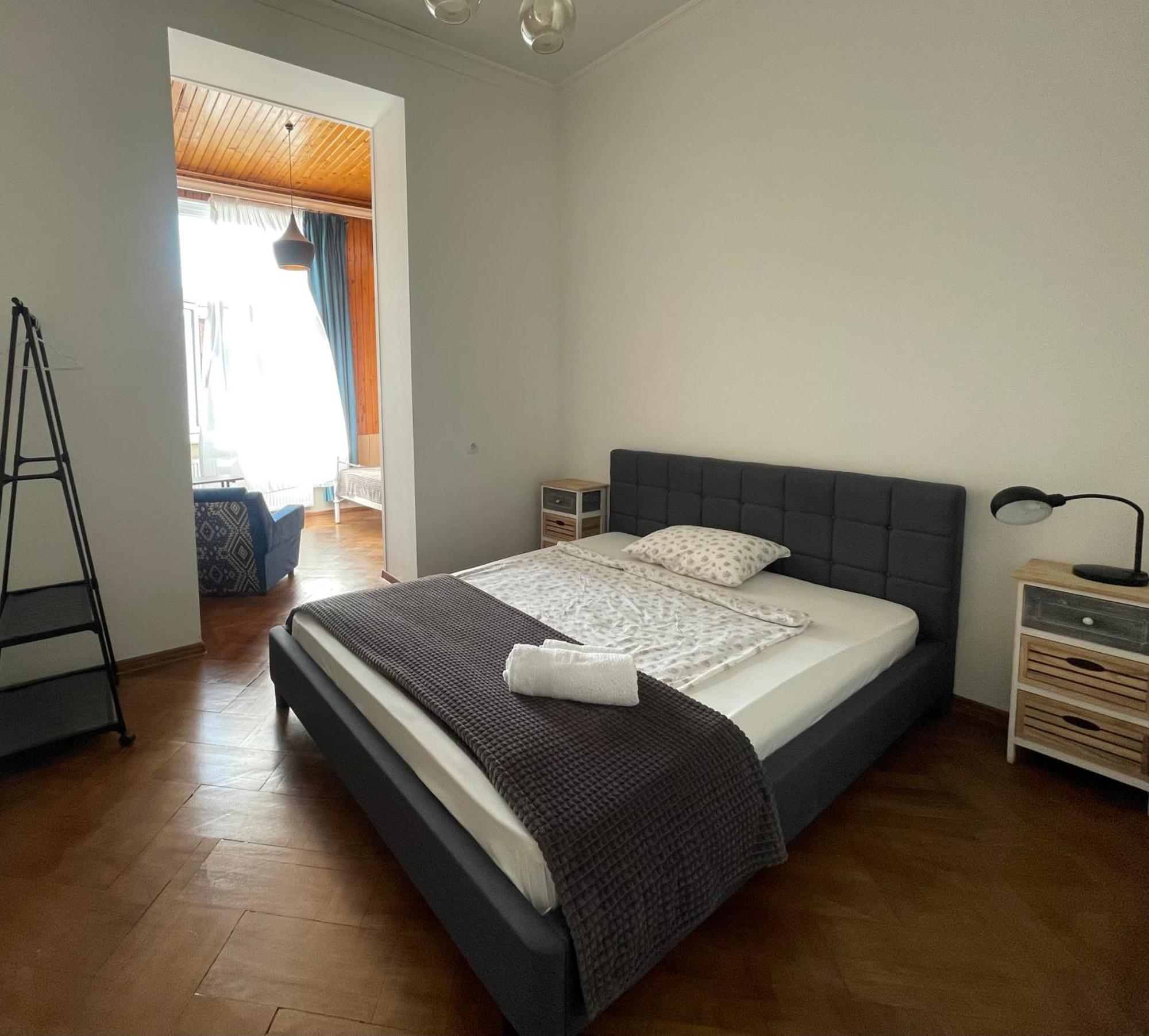 Guest House Third Floor Tbilisi ภายนอก รูปภาพ