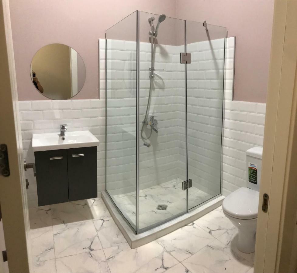 Guest House Third Floor Tbilisi ภายนอก รูปภาพ