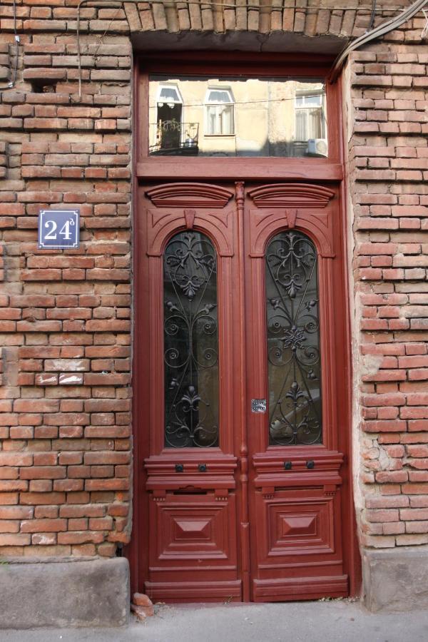 Guest House Third Floor Tbilisi ภายนอก รูปภาพ